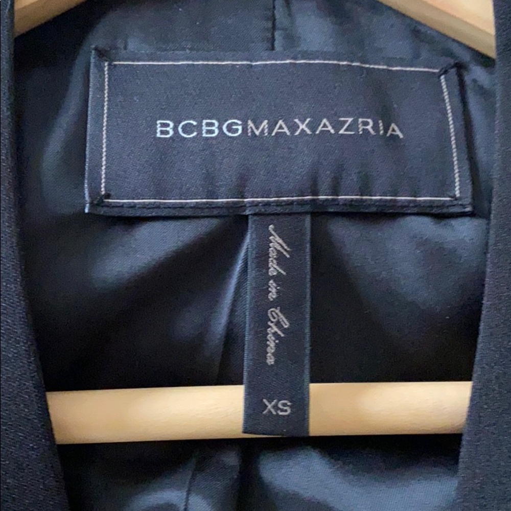 BCBG maxazria cropped blazer